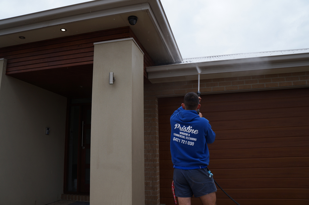 http://pristinepropertysolutions.com.au/wp-content/uploads/2014/10/pressurecleanactionroof.jpg http://pristinepropertysolutions.com.au/wp-content/uploads/2014/10/pressurecleanactionroof.jpg